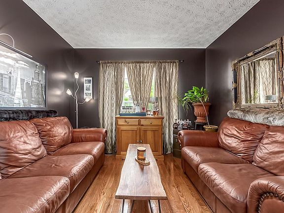 4th image of 8064 Glenmore Dr