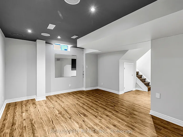 284 Bilbrough St — Photo 27