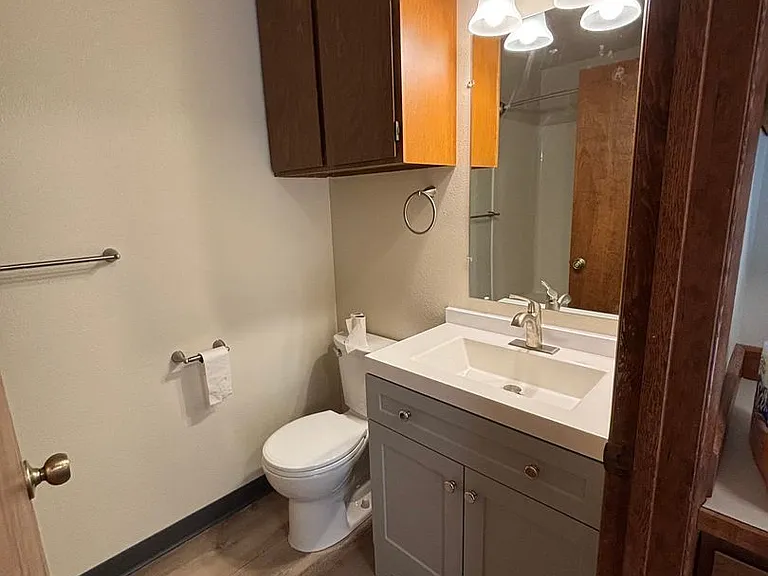 237 SE Clay St — Photo 10