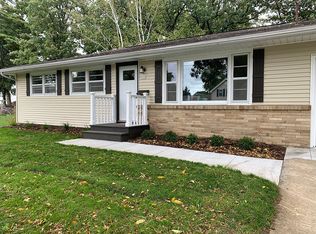 540 8th St, Prairie Du Sac, WI 53578