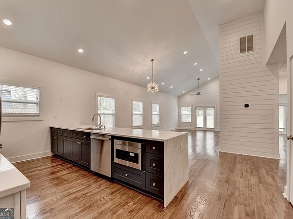 3rd image of 1990 McAfee Pl