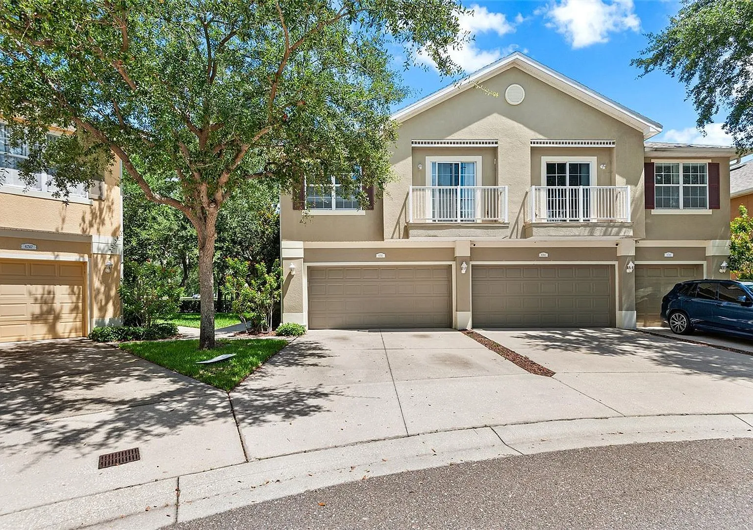 Riverview Townhome For Rent!! — Photo 1