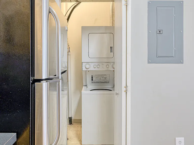 400 E Locust St #101 — Photo 12