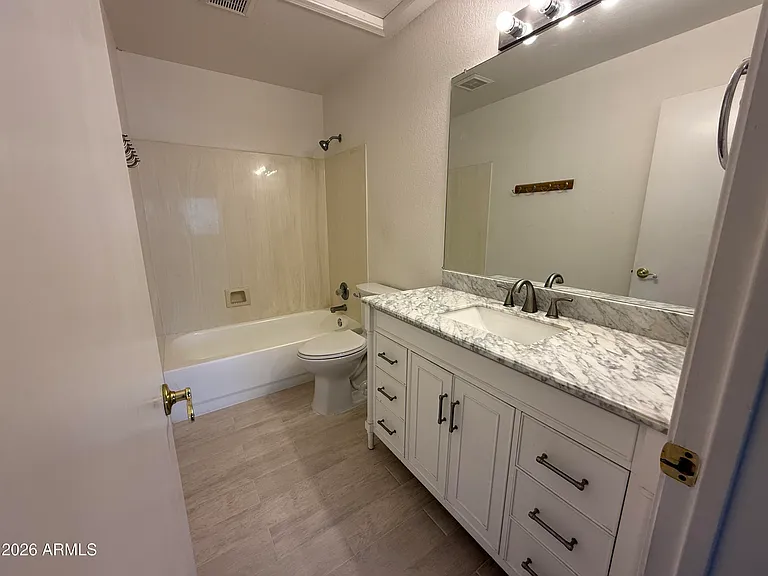 1253 N Spire Ct — Photo 33