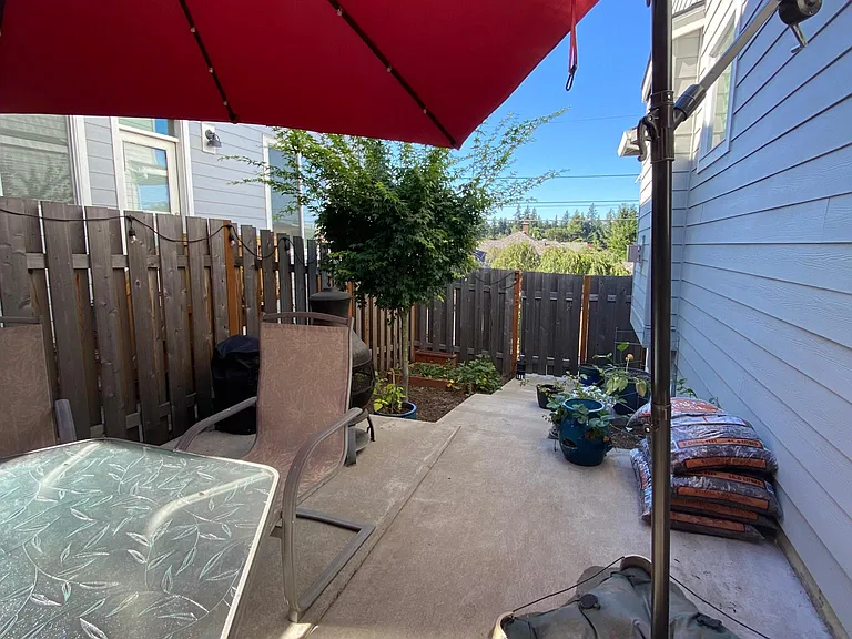 7920 NE Schuyler St — Photo 17