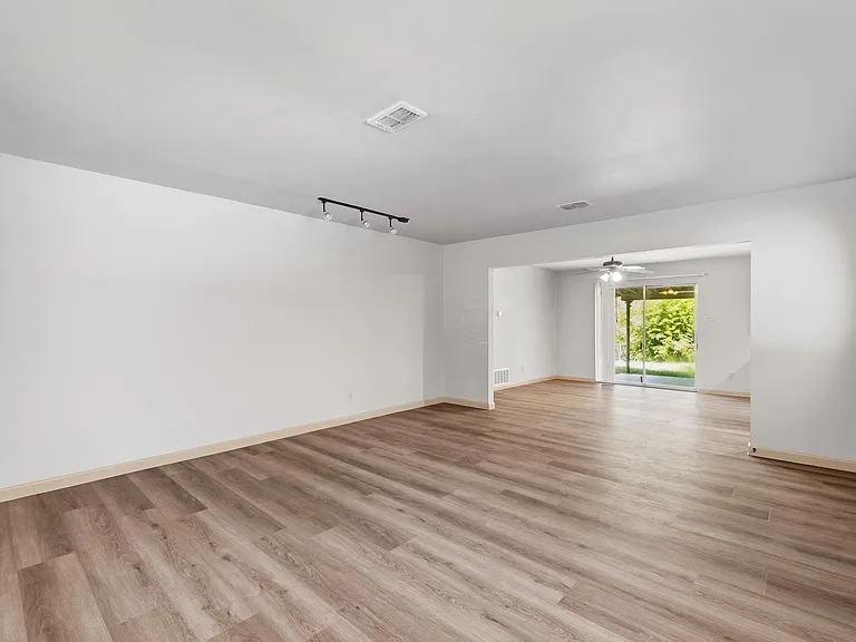 2414 Havenside Dr — Photo 6