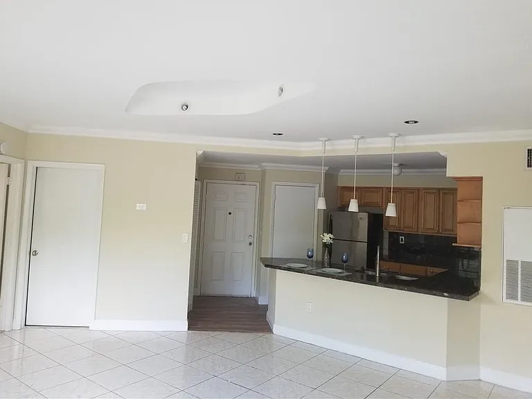 2445 SW 18th Ter #115 — Photo 4