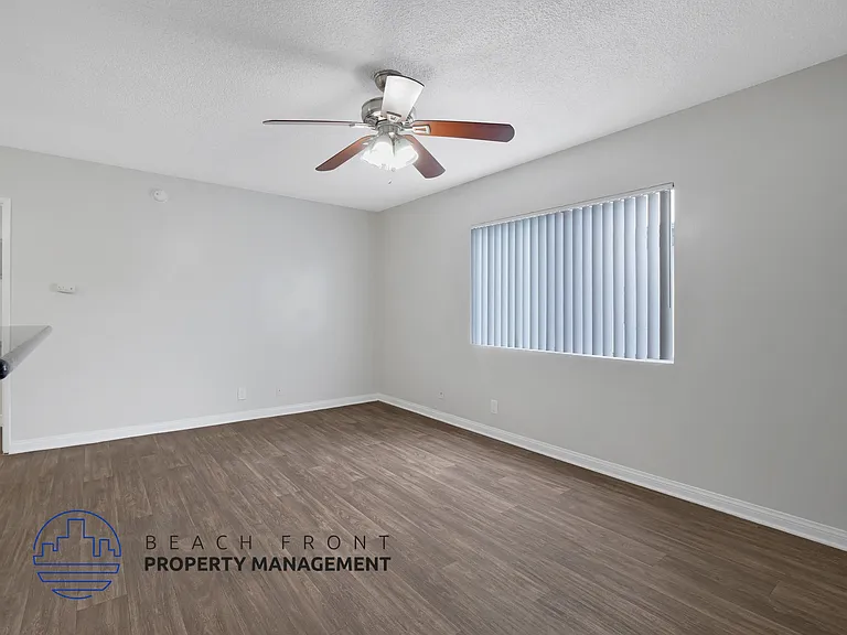 12417 Benedict Ave. — Photo 5