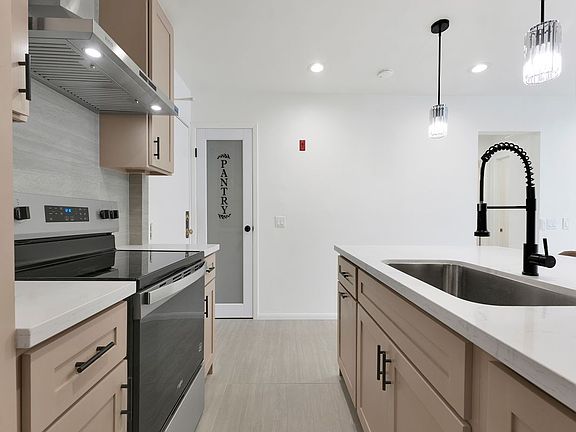 5th image of 20234 Cantara St Unit 275