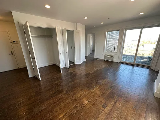 Rented by Marquis Real Estate Services | media 20