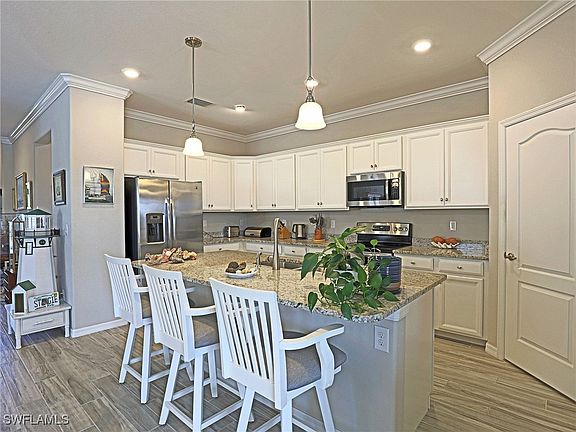 4th image of 9513 Albero Ct