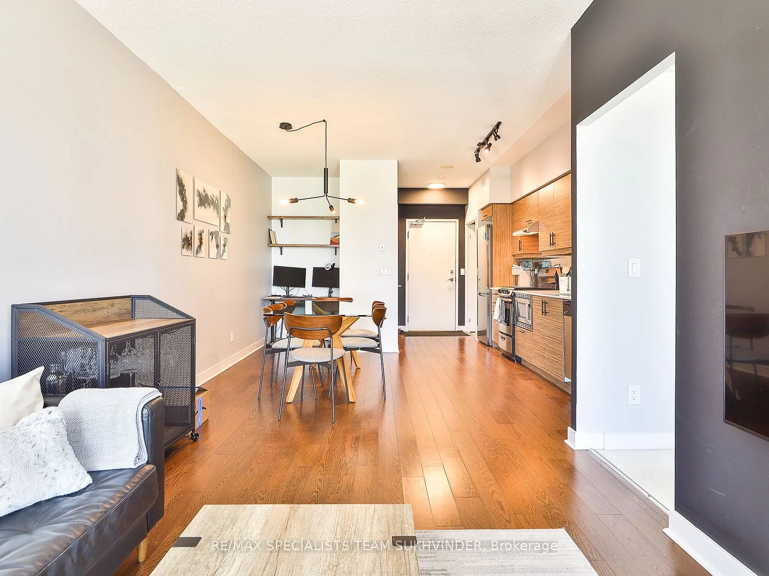 1 bed, $2,300 — Photo 4