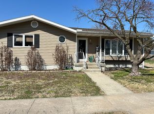 108 W 4th St, Lebo, KS 66856