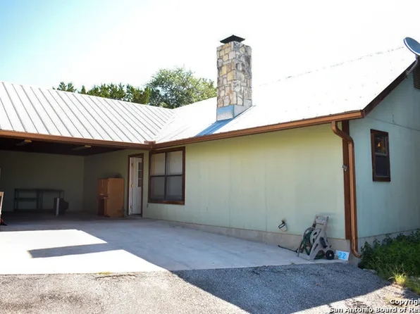 22 CEDAR CREEK RD, ConCan, TX 78838