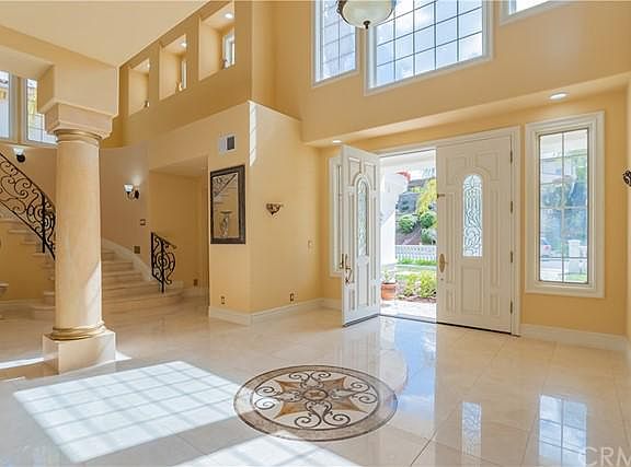 3rd image of 2831 Countrywood Ln