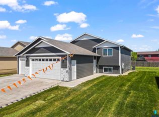 906 Birch St, Harrisburg, SD 57032