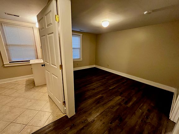 5th image of 46 E Franklin St APT B
