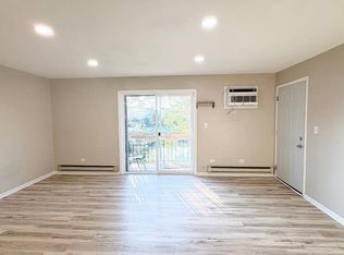 1518 Crimson Ln APT 2B, Palatine, IL 60074