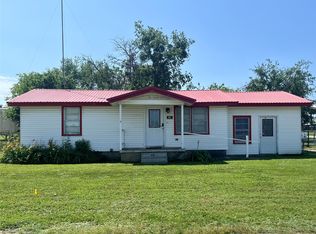 57 W Palo Pinto St, Santo, TX 76472
