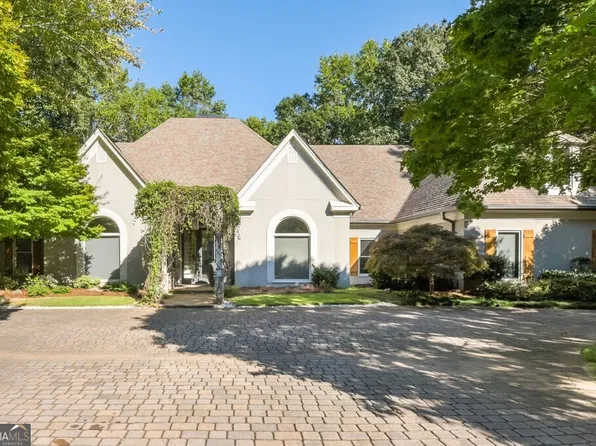 825 Marseilles Dr, Sandy Springs, GA 30327