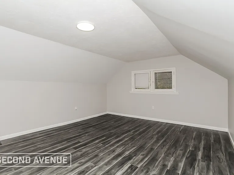 3302 Broadwell Ave — Photo 7