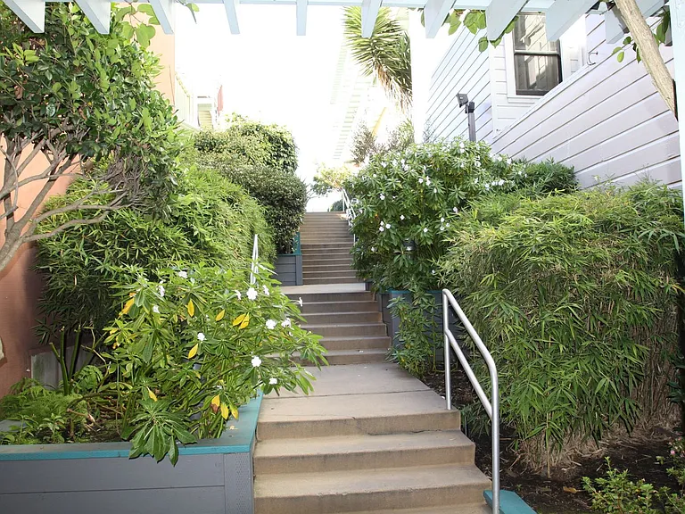 New Vallejo — Photo 18
