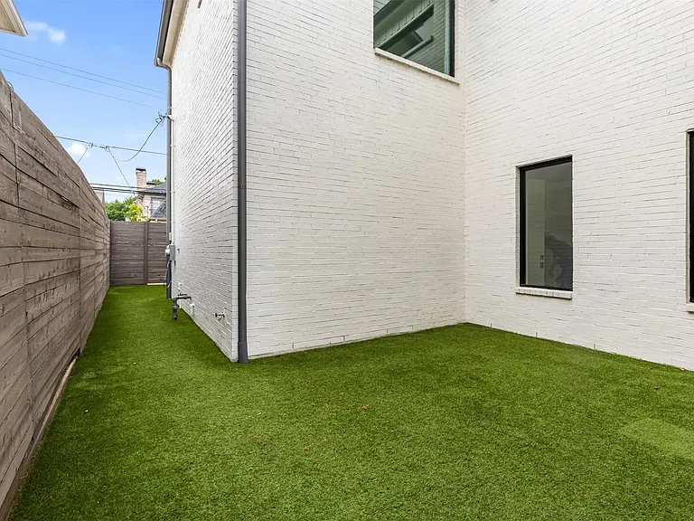 3526 Asbury St — Photo 36