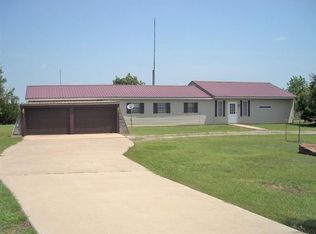 12118 NE Mountain View Rd, Elgin, OK 73538