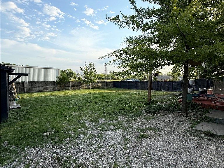 Listing photo 4