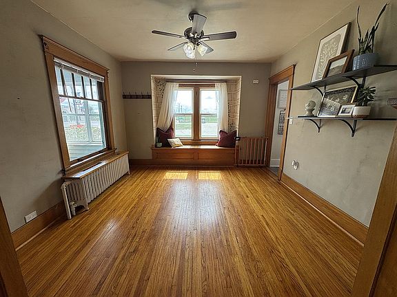 5th image of 304 1st St S