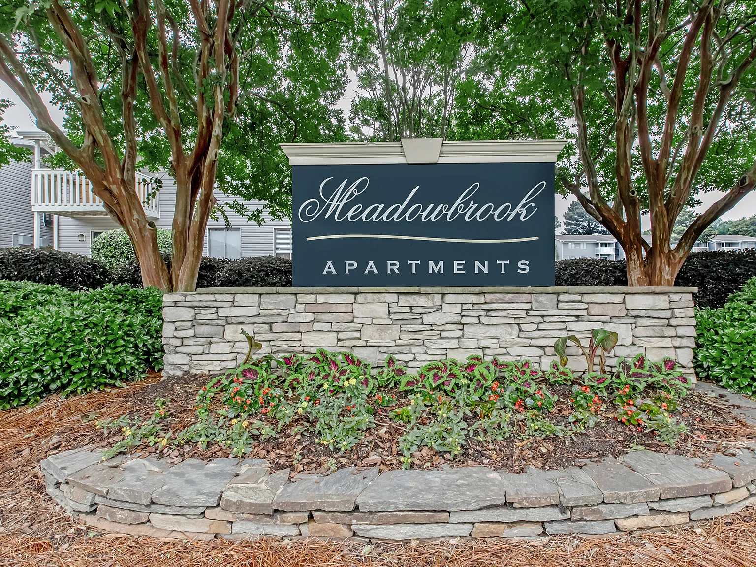 Meadowbrook Apartments — Photo 1