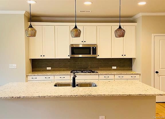 3rd image of 5513 Kool Springs Dr #3B