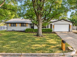 8001 E Willowbrook Rd, Wichita, KS 67207