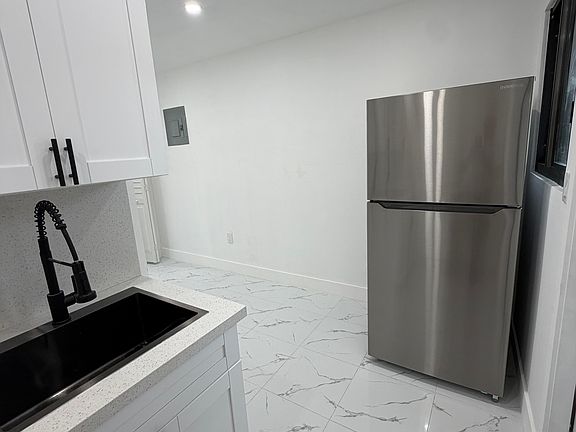 4th image of 11134 SW 6th St #R2
