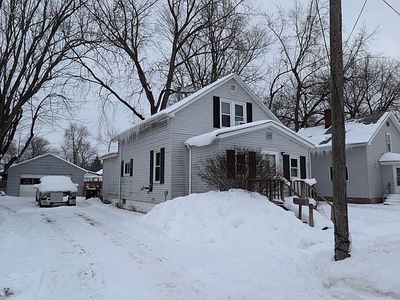 3rd image of 172 Loomis St NW