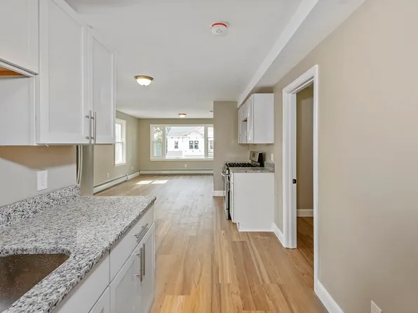 14 Nelson St, Webster, MA 01570
