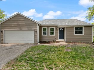 2690 Crosscreek Ct, Aurora, IL 60502