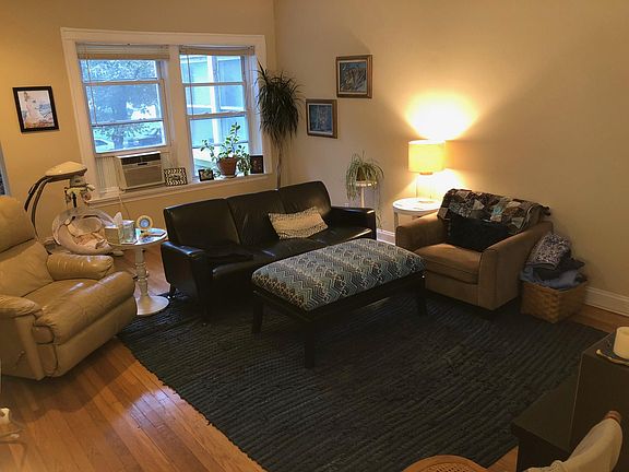 2nd image of 1637 W Touhy Ave APT 1
