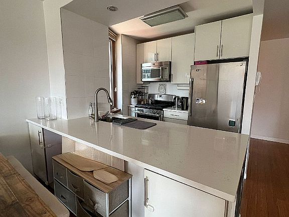 5th image of 235 E 40th St APT 9A