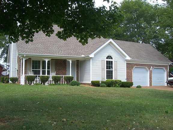 2nd image of 134 Seward St