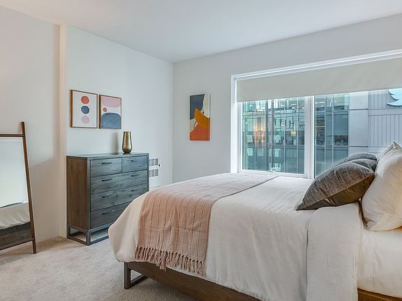 4th image of 18 10th St APT 935