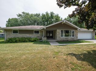 1562 County Road V, Grafton, WI 53024