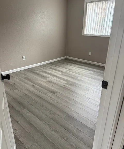 Evergreen Park Apartments — Photo 8