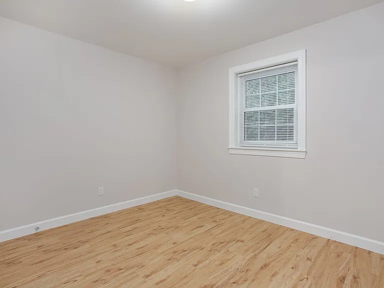 Elon Place — Photo 13