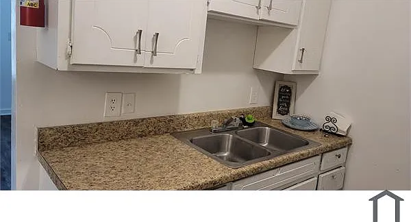 1023 Elmwood St #B — Photo 16