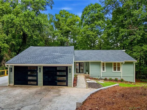 545 Longleaf Dr, Roswell, GA 30075