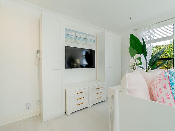 5th image of 235 Sunrise Avenue #3054