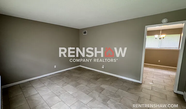 3909 Range Line Rd — Photo 2