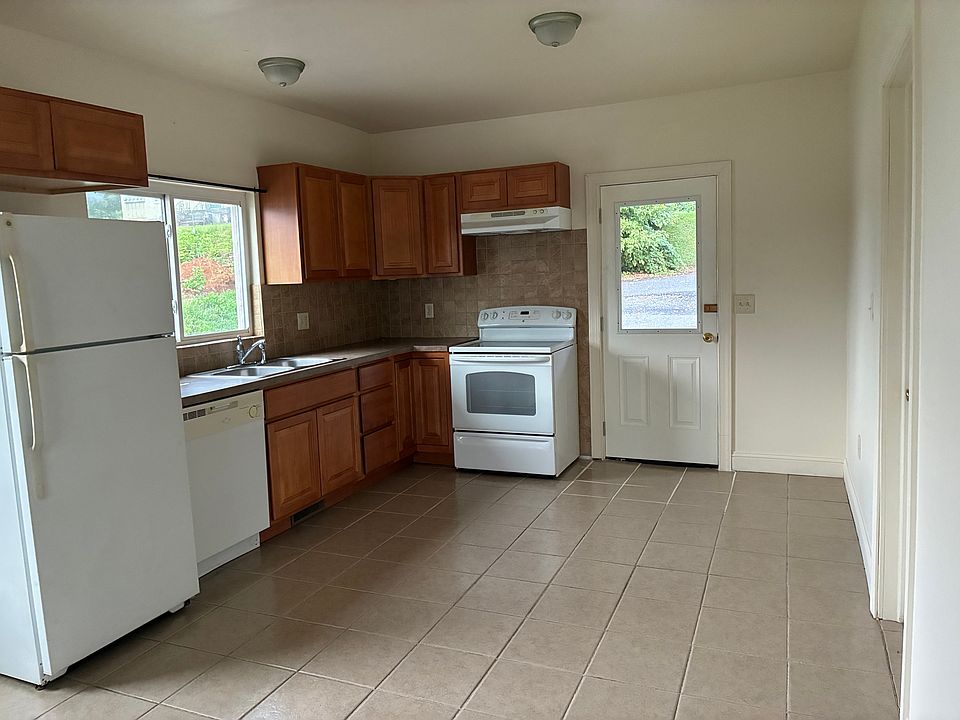 1st image of 26 Spring St