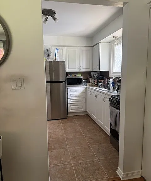 376 Melanie Ave #1 — Photo 3